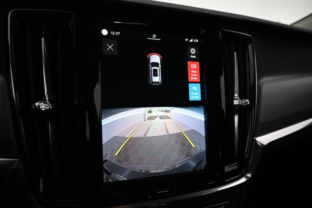 VOLVO V90 2022