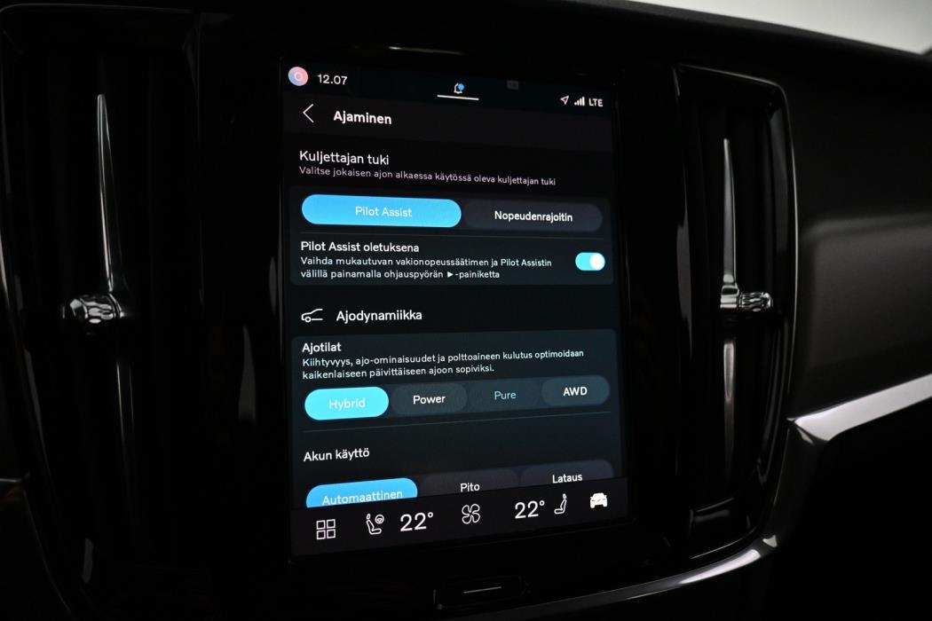 VOLVO V90 2022