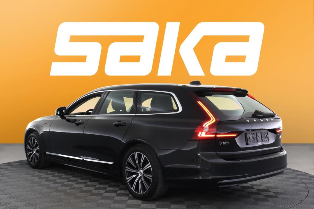 VOLVO V90 2022