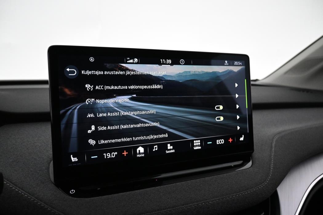 SKODA Enyaq 2023