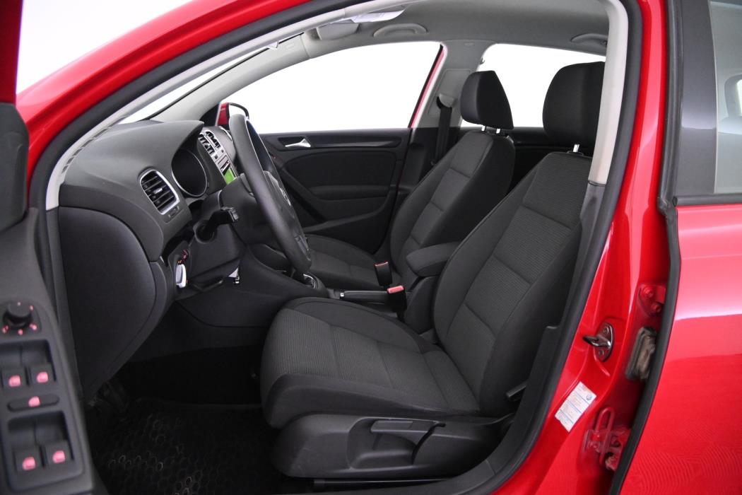 VOLKSWAGEN Golf 2012