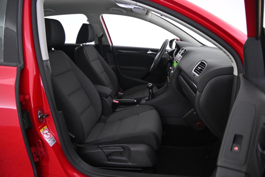 VOLKSWAGEN Golf 2012