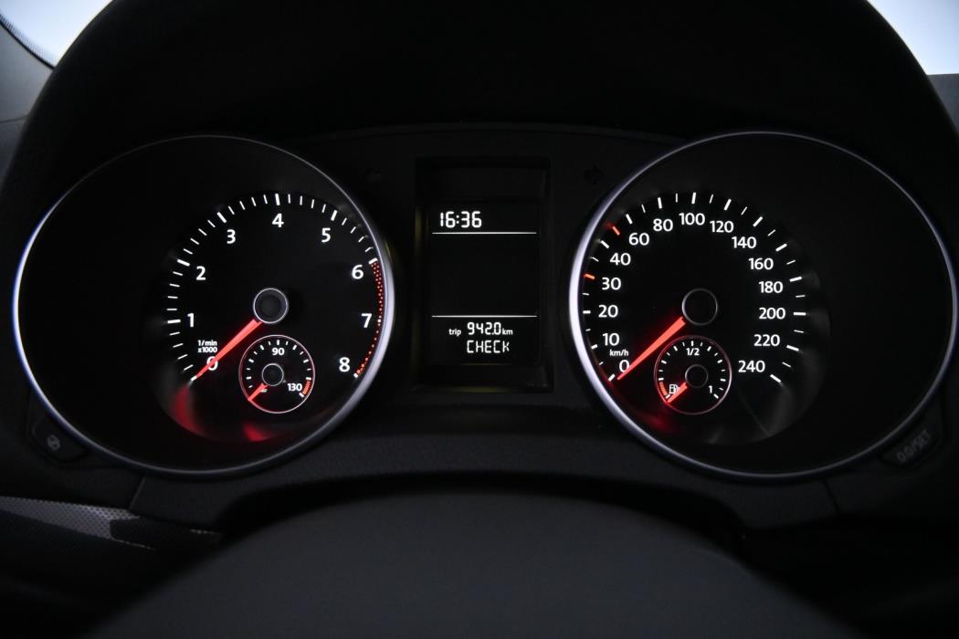 VOLKSWAGEN Golf 2012