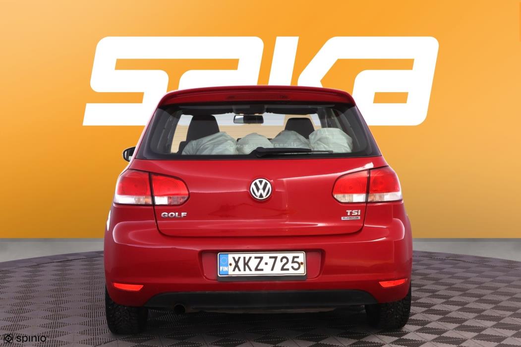 VOLKSWAGEN Golf 2012