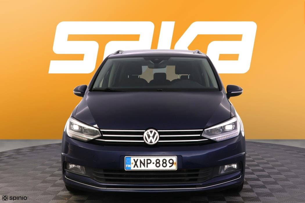 VOLKSWAGEN Touran 2016