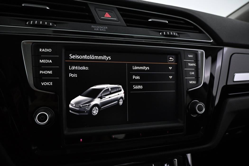 VOLKSWAGEN Touran 2016