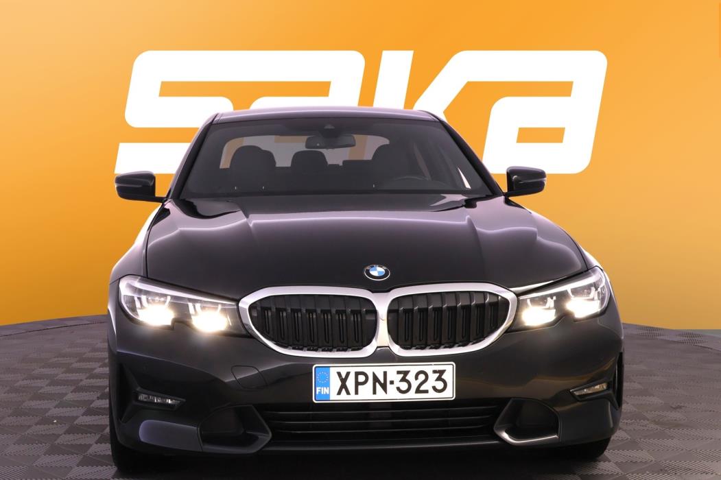 BMW 330 2021