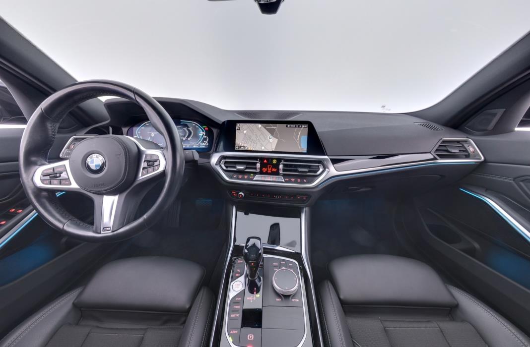 BMW 330 2021