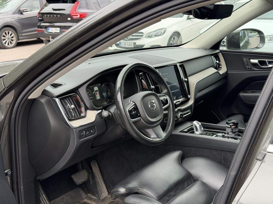 VOLVO XC60 2019