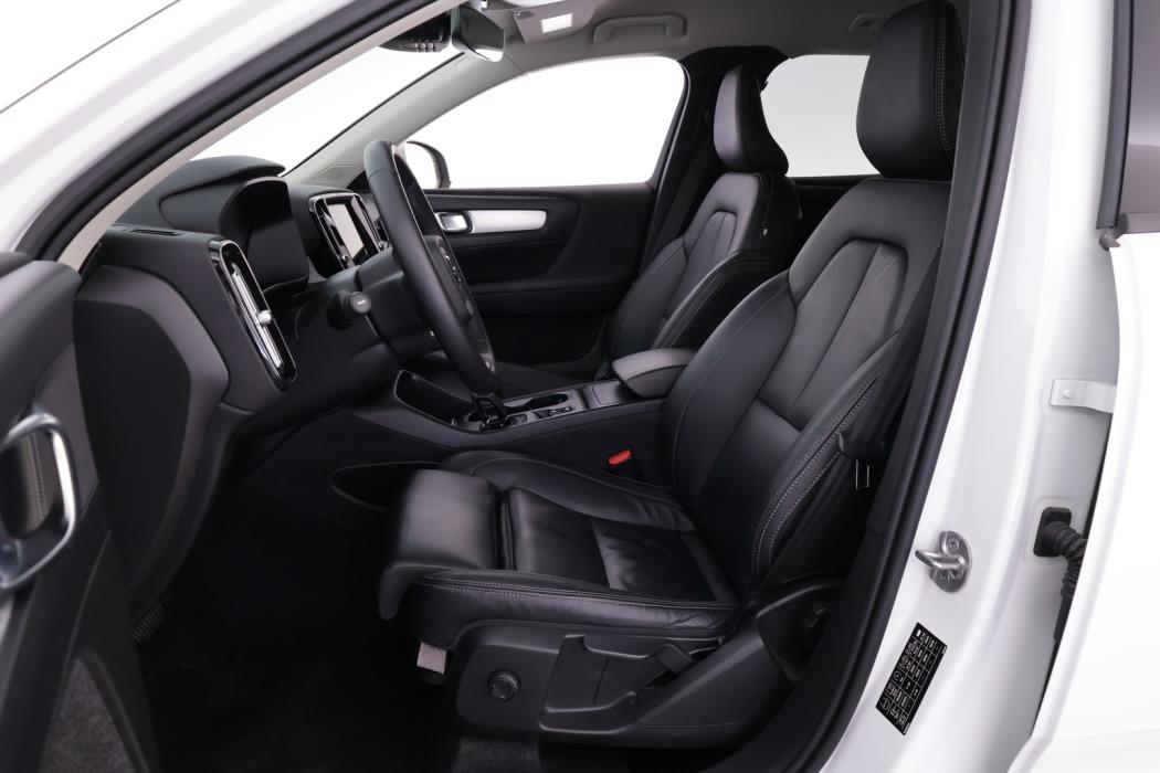 VOLVO XC40 2022