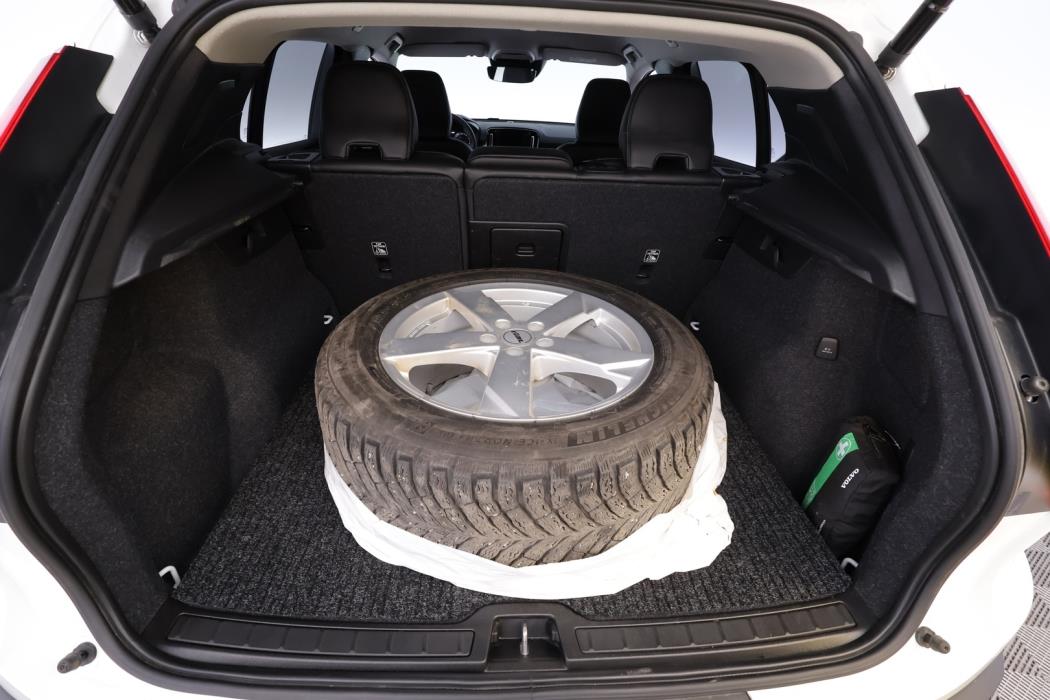 VOLVO XC40 2022