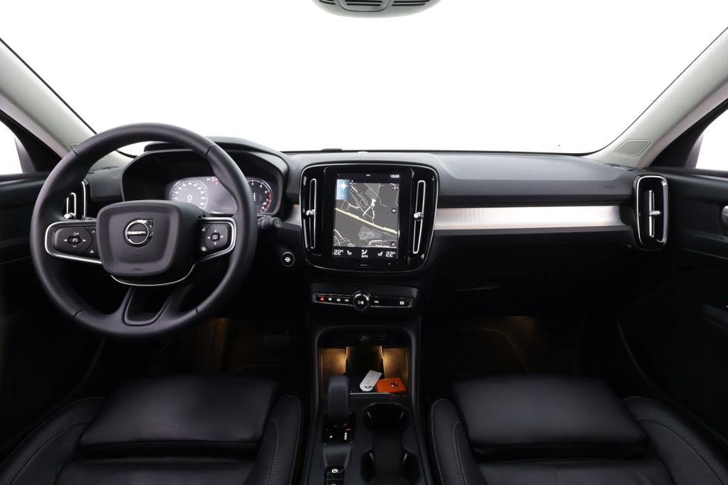 VOLVO XC40 2022
