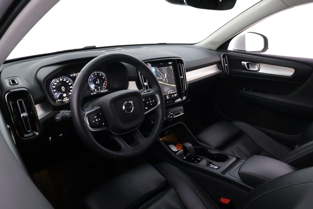 VOLVO XC40 2022