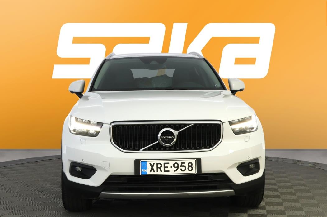 VOLVO XC40 2022
