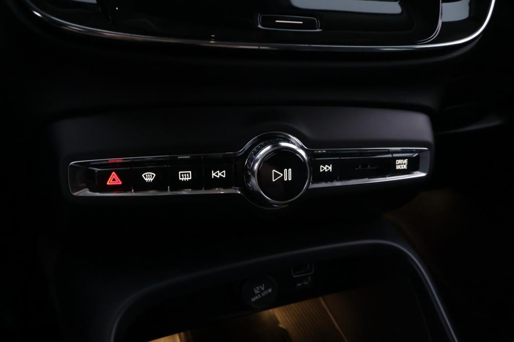 VOLVO XC40 2022