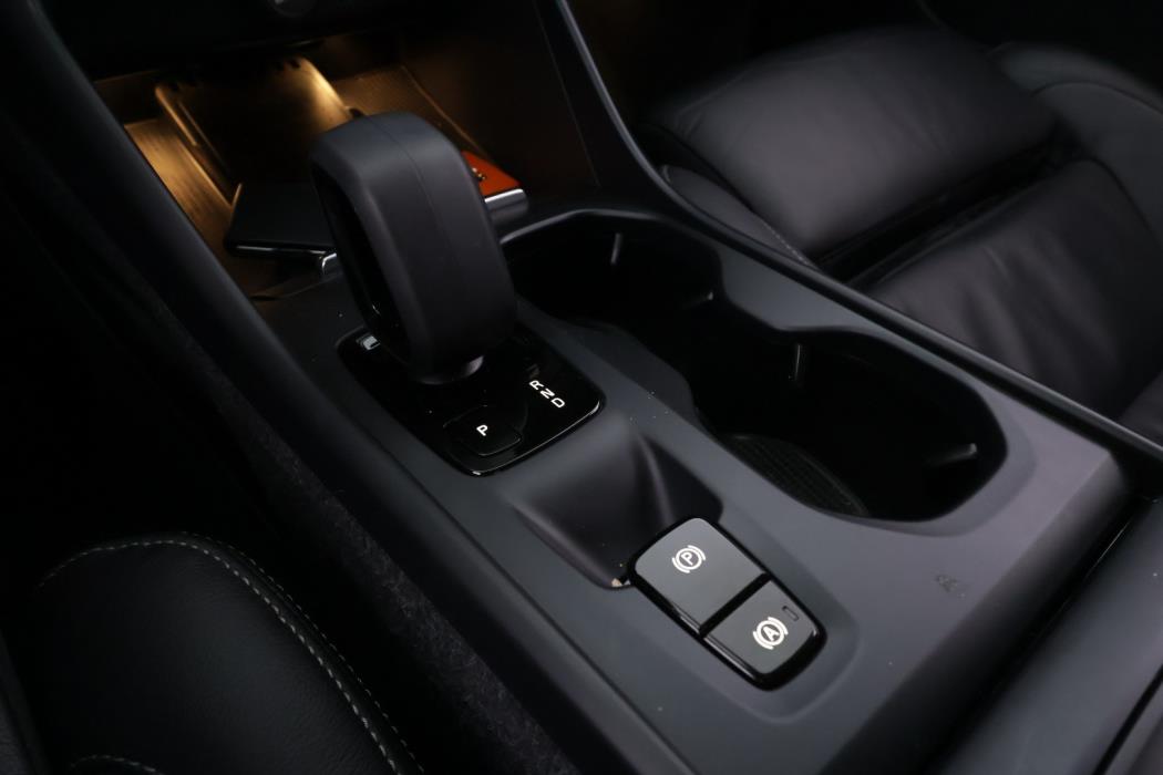 VOLVO XC40 2022