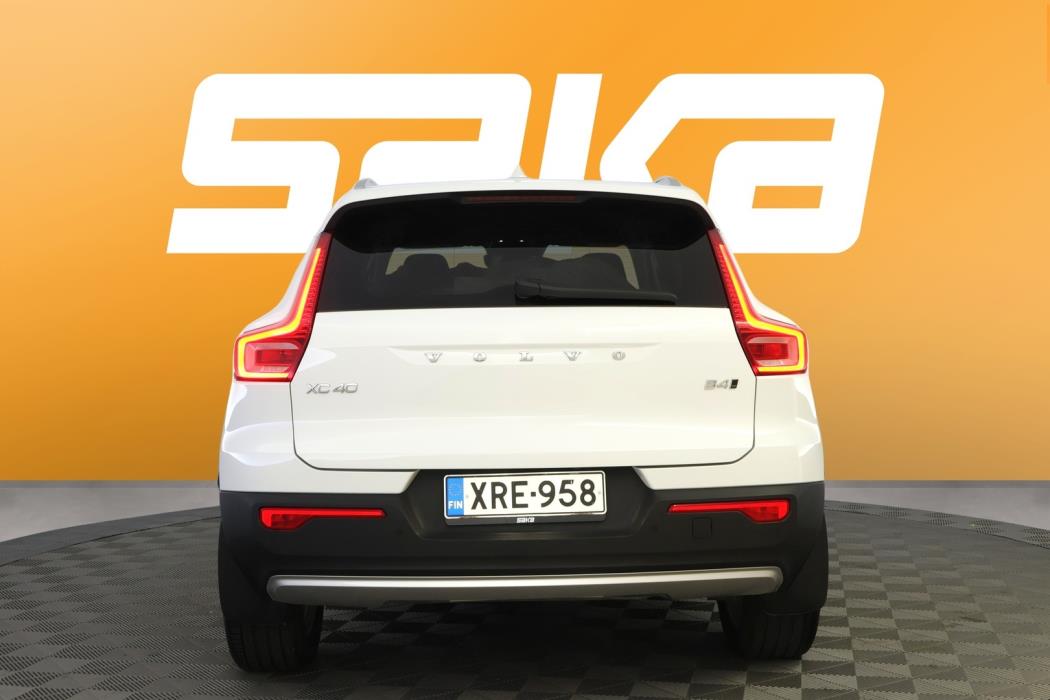 VOLVO XC40 2022