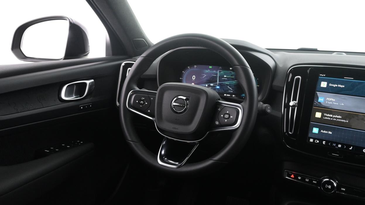 VOLVO XC40 2023