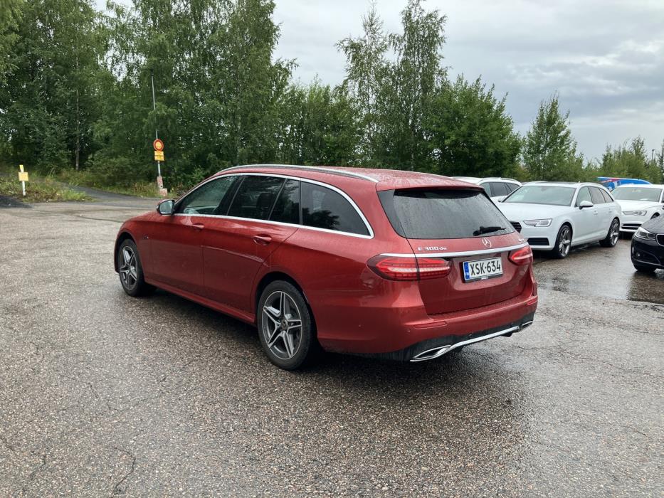 MERCEDES-BENZ E 2021