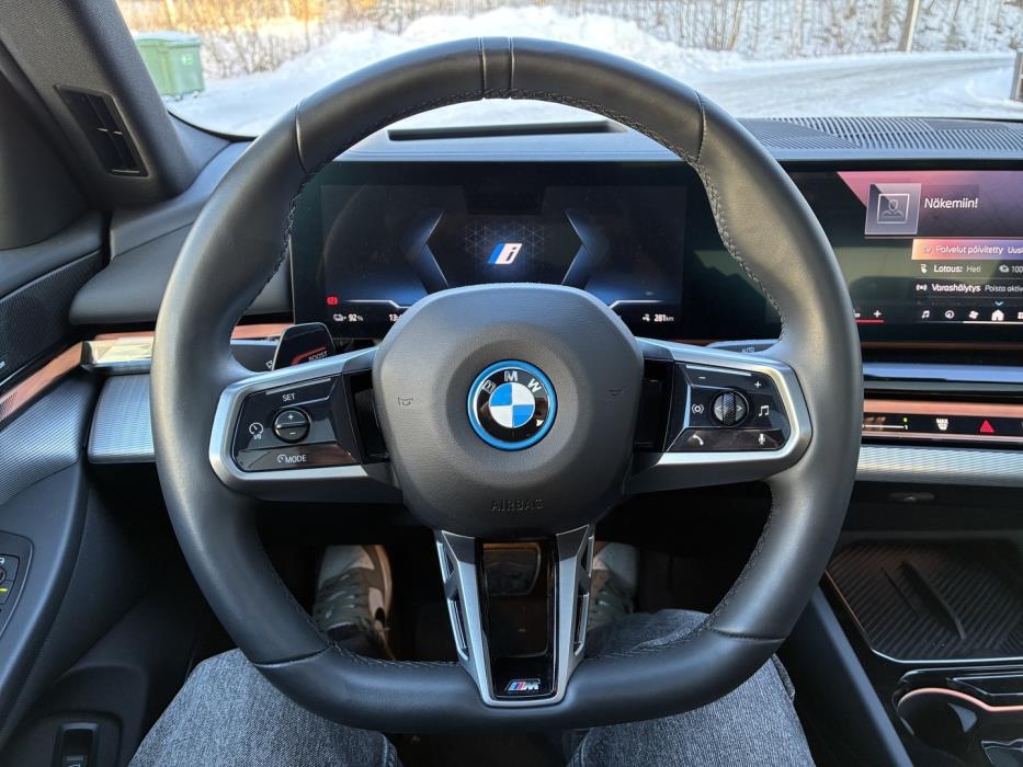 BMW i5 2024