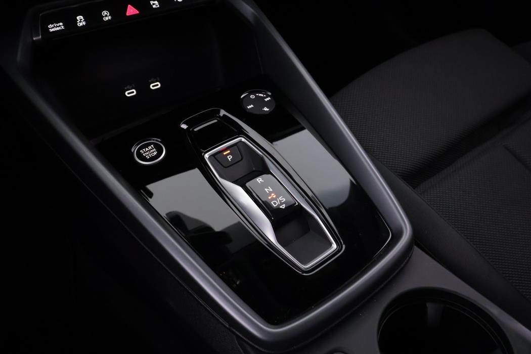AUDI A3 2025