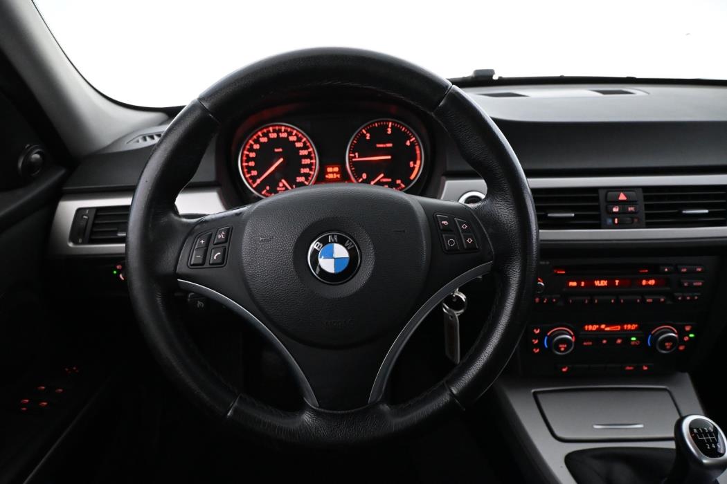 BMW 318 2008