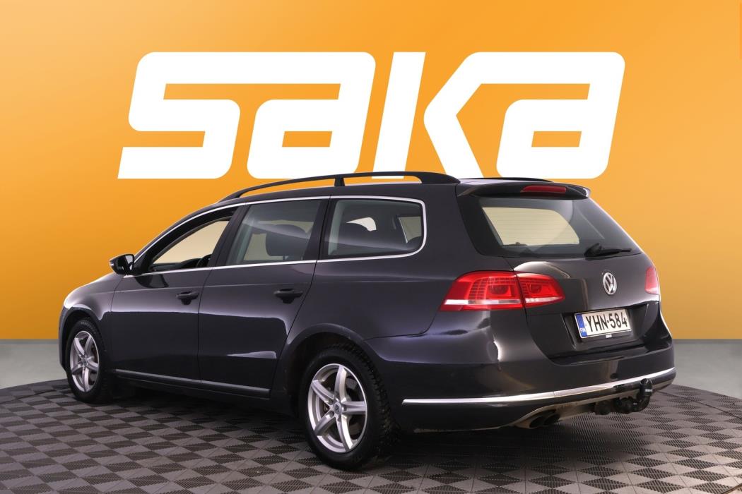 VOLKSWAGEN Passat 2011