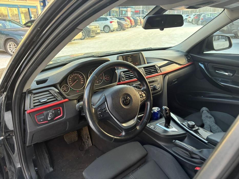 BMW 320 2012