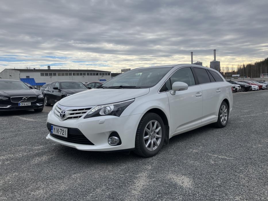 TOYOTA Avensis 2013