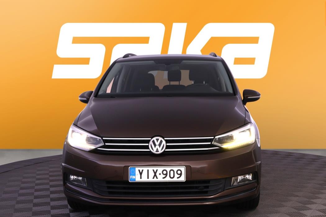 VOLKSWAGEN Touran 2016