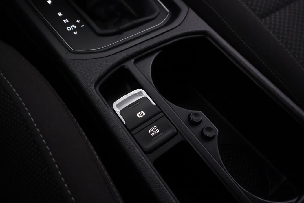 VOLKSWAGEN Touran 2016