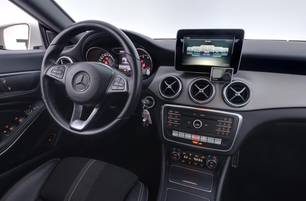 MERCEDES-BENZ CLA 2017