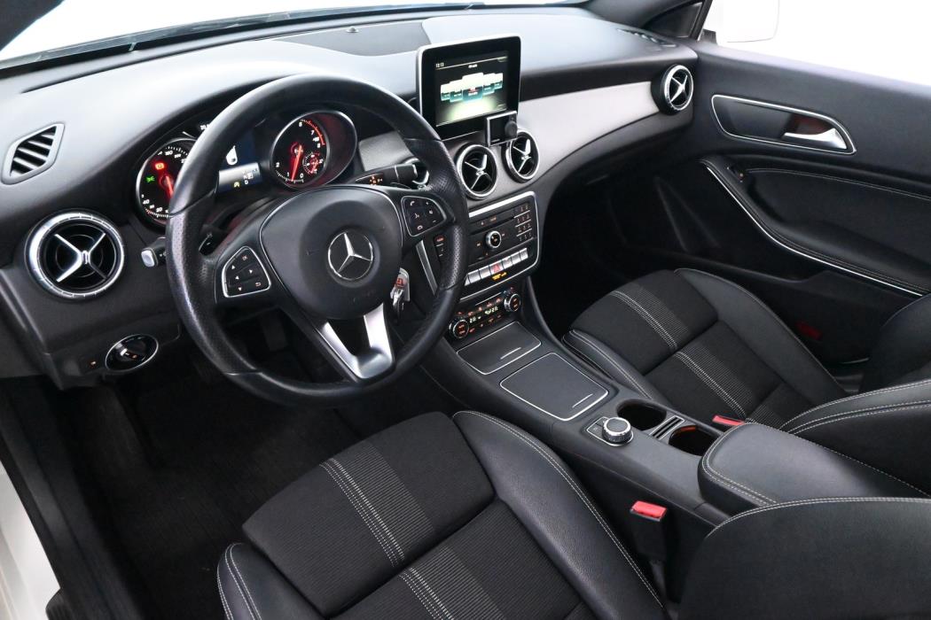 MERCEDES-BENZ CLA 2017