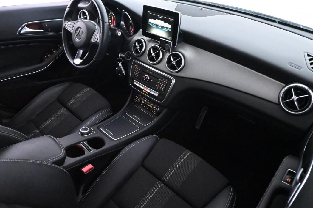 MERCEDES-BENZ CLA 2017
