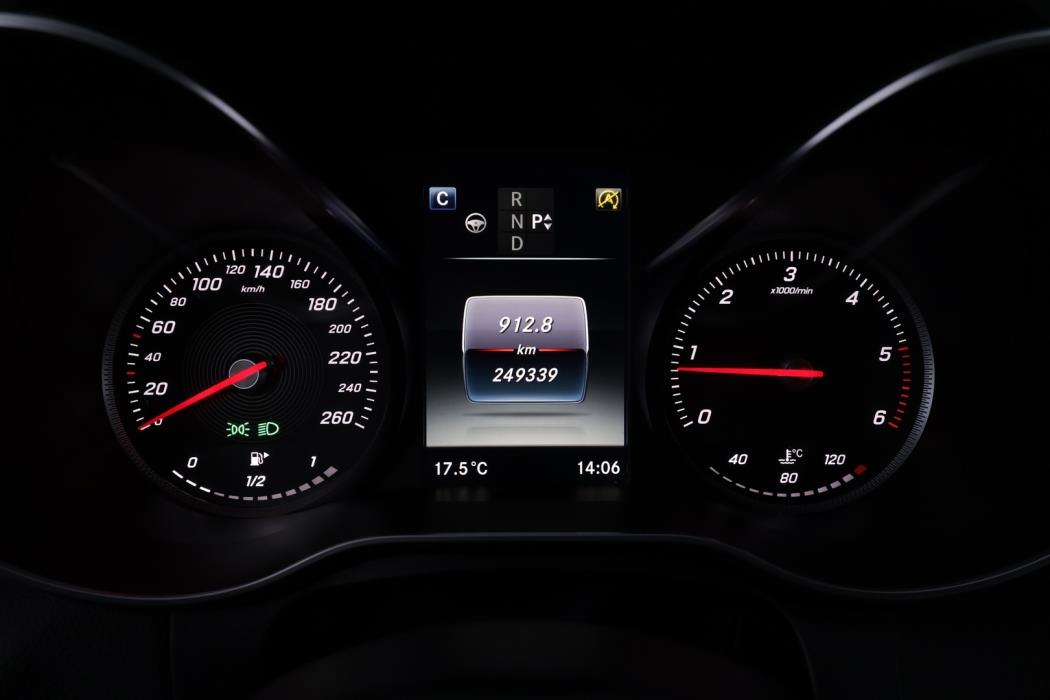 MERCEDES-BENZ C 2016