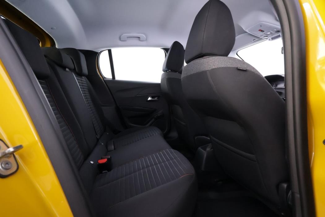 PEUGEOT 208 2021