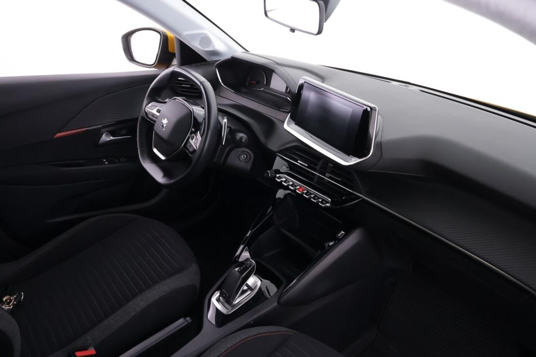 PEUGEOT 208 2021