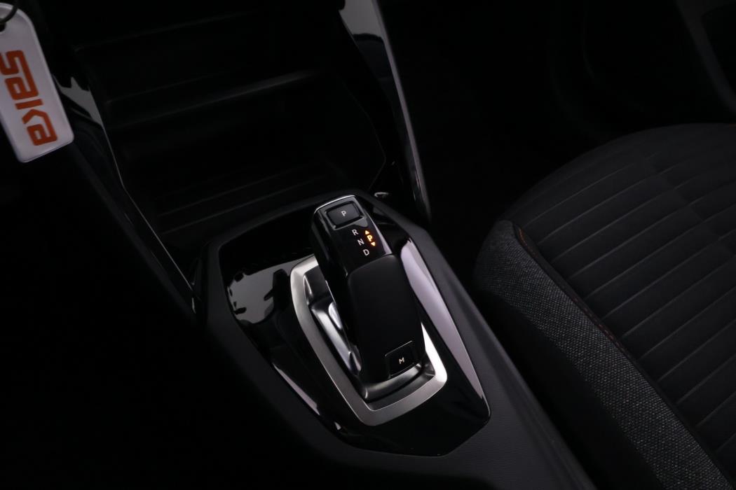 PEUGEOT 208 2021