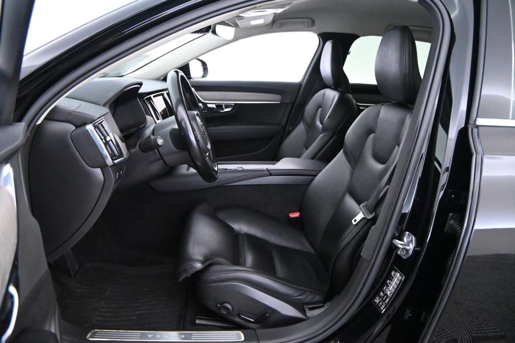 VOLVO V90 2021