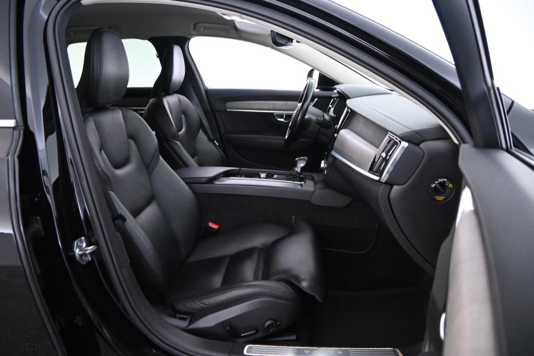 VOLVO V90 2021