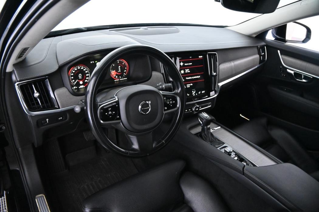 VOLVO V90 2021