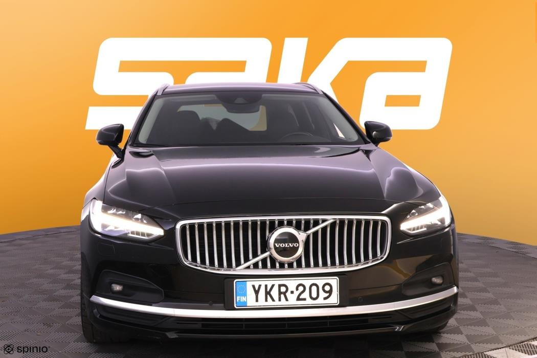 VOLVO V90 2021