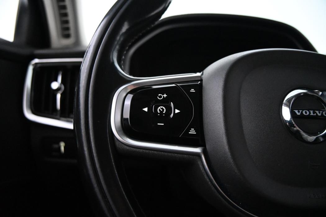 VOLVO V90 2021