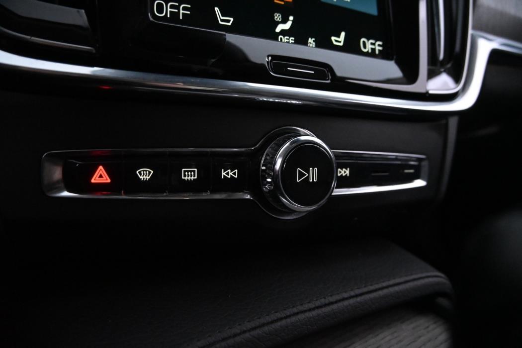 VOLVO V90 2021