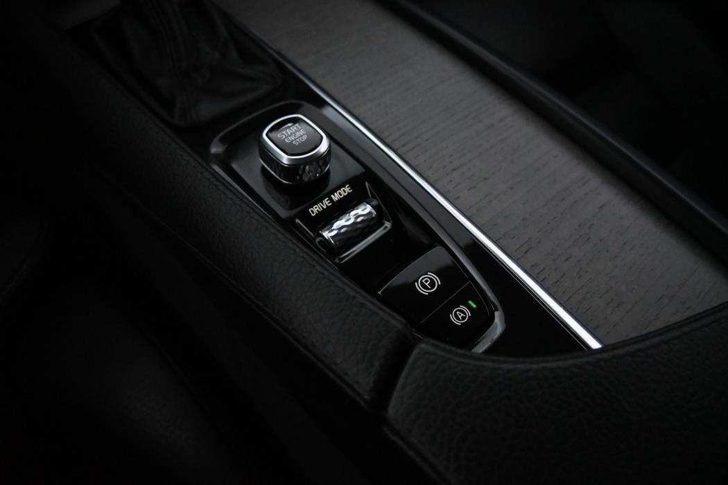 VOLVO V90 2021