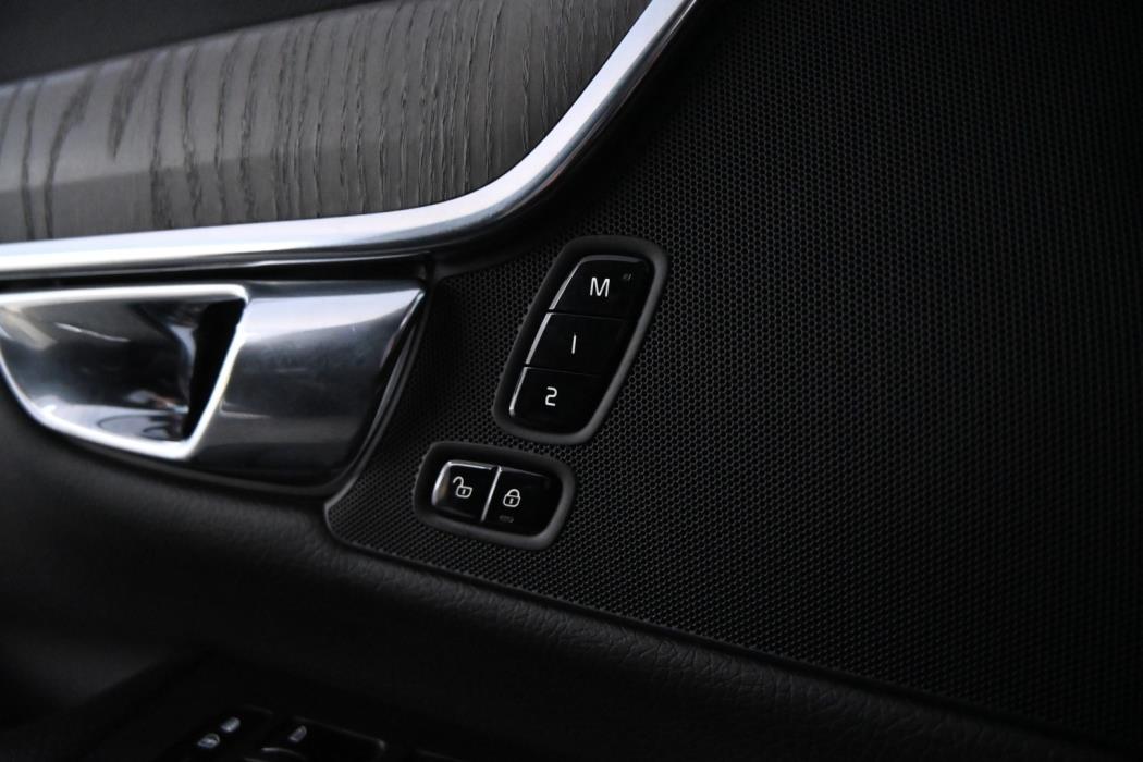VOLVO V90 2021
