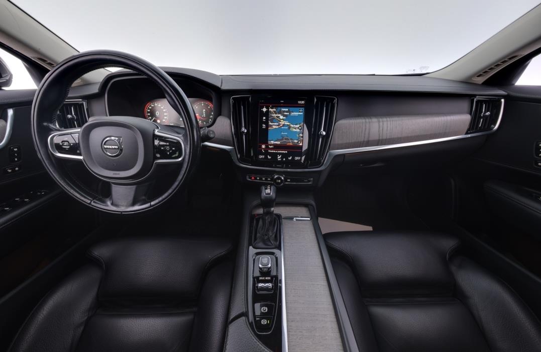 VOLVO V90 2021