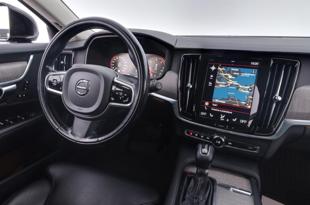 VOLVO V90 2021