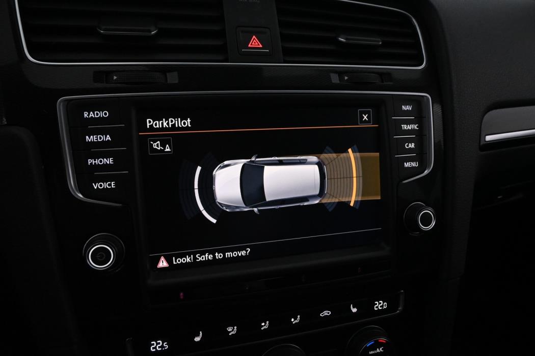 VOLKSWAGEN Golf 2015