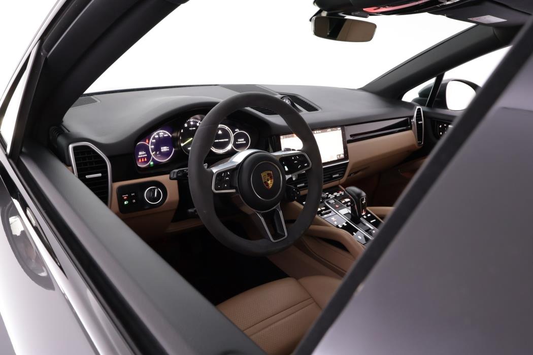 PORSCHE Cayenne 2021